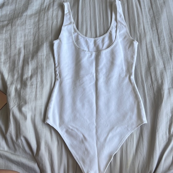 aritzia wilfred free bodysuit - Picture 3 of 3